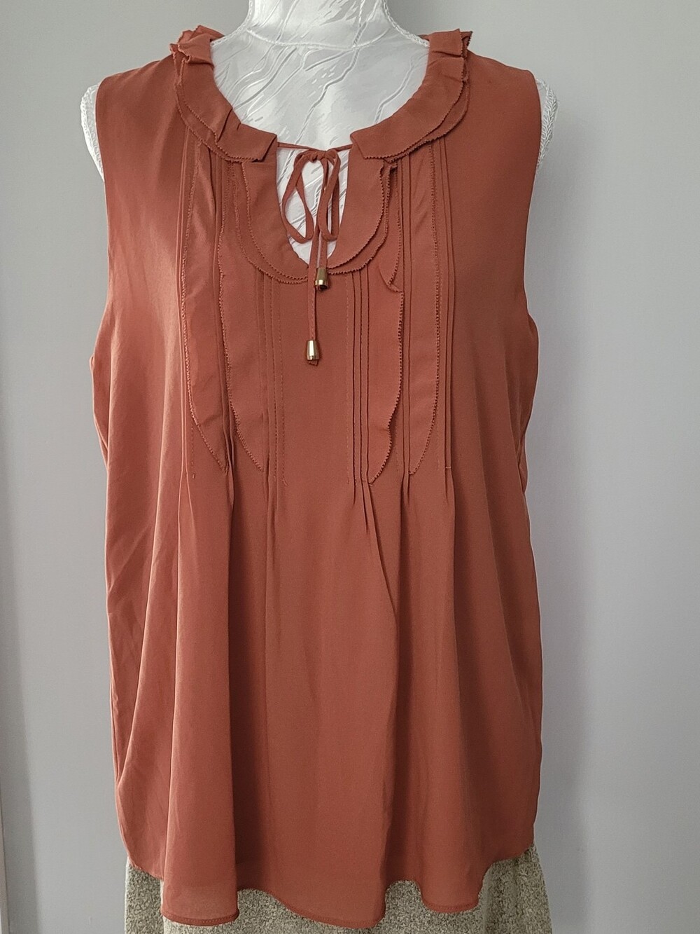 Rose & Olive Rust Tie-Front Ruffle Neck Sleeveless Blouse